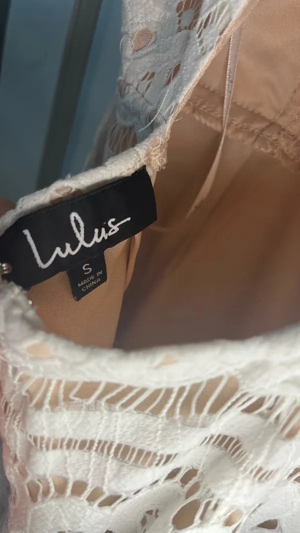 Lulus lace dress - Image 4