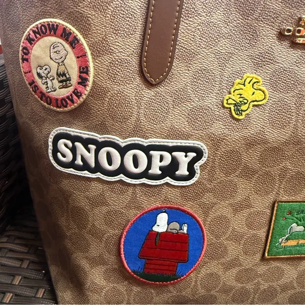 NWT Coach X Peanuts City Tote In Signature Canvas With Patches cbj91 - Image 3