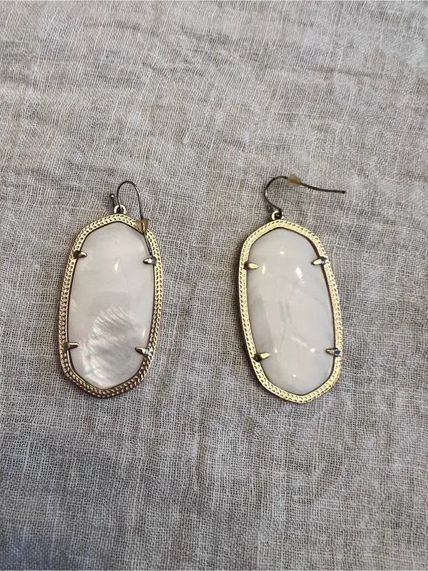 Kendra Scott Danielle Gold and White Earrings - Image 2