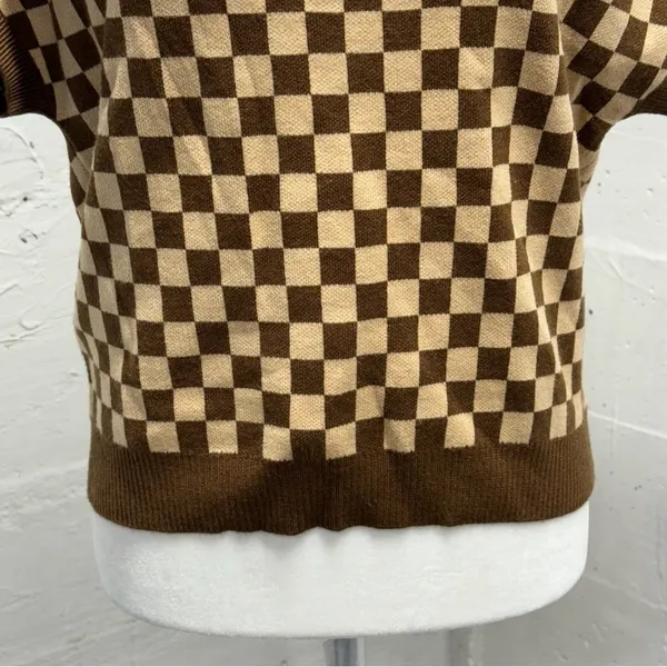 Willow and Wind checkered sweater brown and tan short sleeve v neck - Image 4