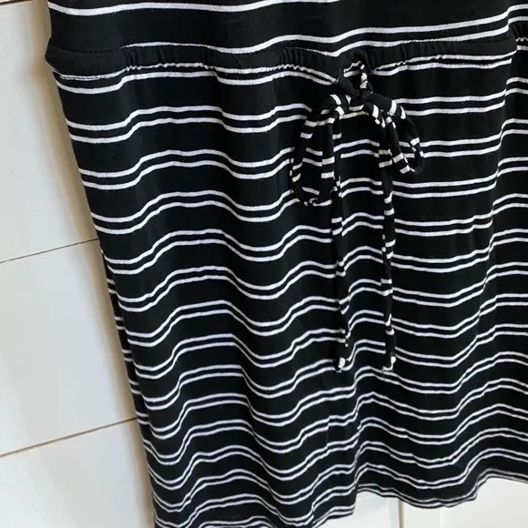 Michael Stars viscose drawstring tie waist dress black white stripes -‎ XS EUC - Image 8