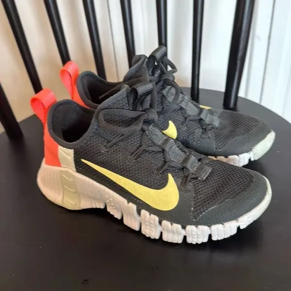 Nike Free Metacon 3 black sneakers size 6 - Image 4