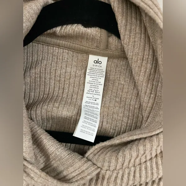 Alo Yoga NWT Muse Hoodie Ribbed in Gravel Heather Size S - Image 10