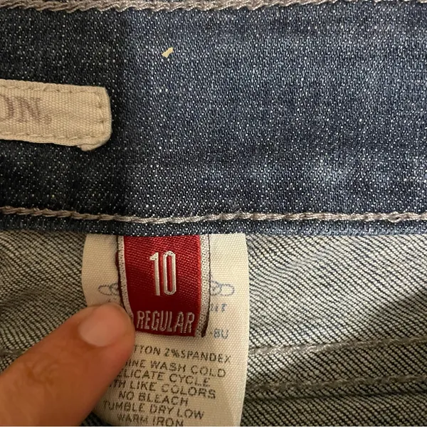 816 Classic Boot Cut Jeans in Dark Wash - Image 4