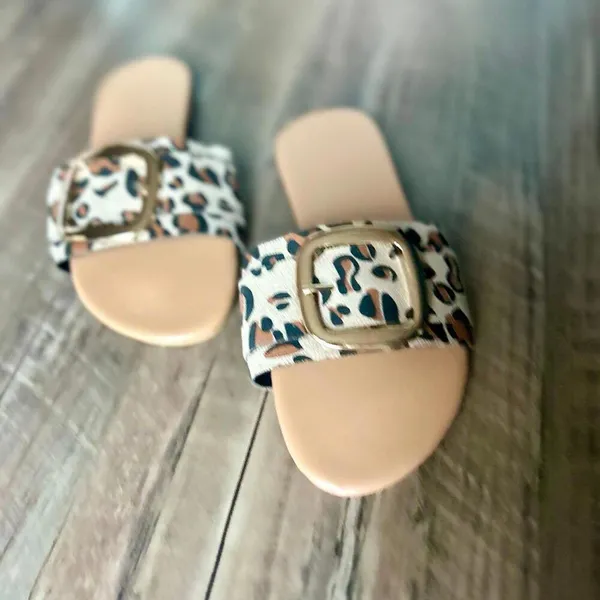 Leopard Print Slide Sandals with Buckle in Women's Size 5.5 Brand New - Image 3