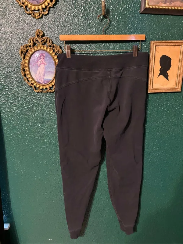 Lululemon Black Joggers Sz 8 - Image 2