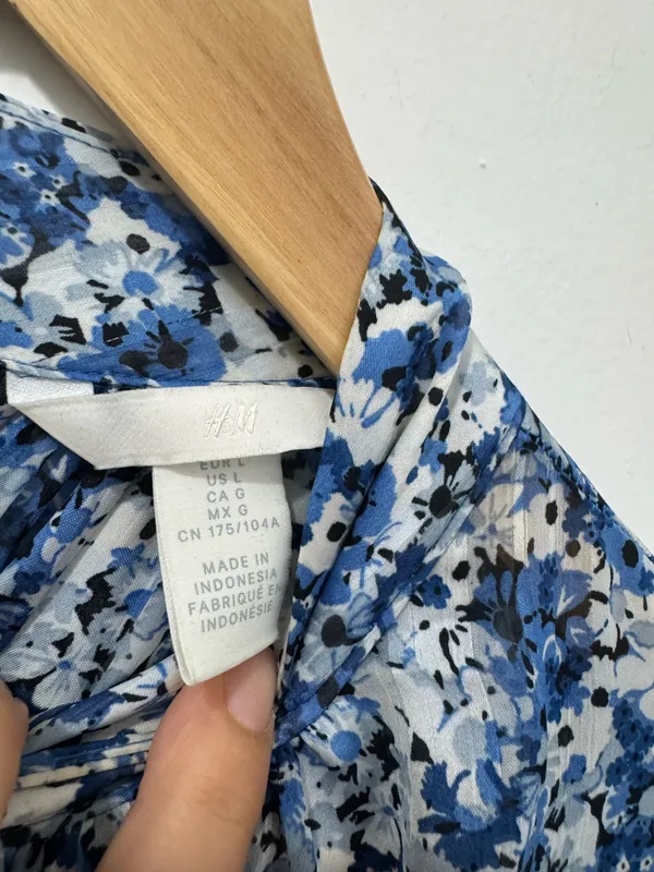H&M women’s blouse size L - Image 4