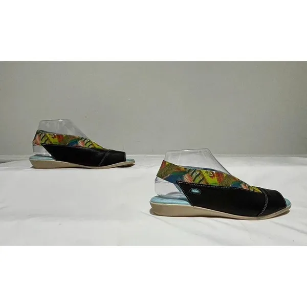 Cloud Brand Women's Wedge Sandals Size 7/38 - Image 3