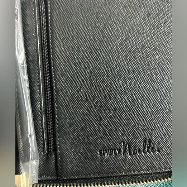 SIMPLY NOELLE JET SETTER WALLET black.NWT. - Image 14