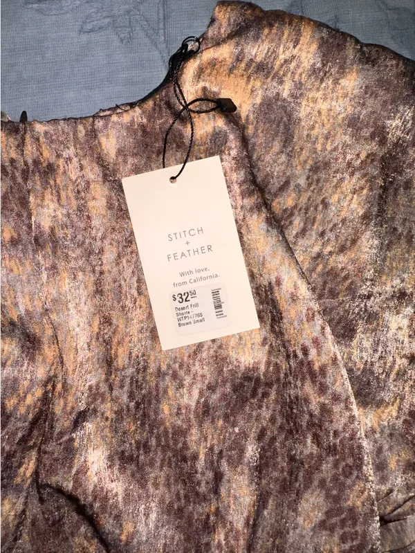 NWT Stitch & Feather Ruffle Hem Shorts - Image 3