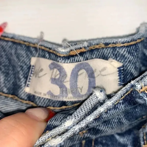 We The Free Distressed Boyfriend Jeans Blue Size 30 - Image 3