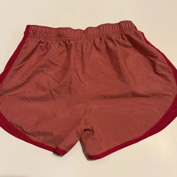 Nike Women's Running Shorts Medium - Image 2