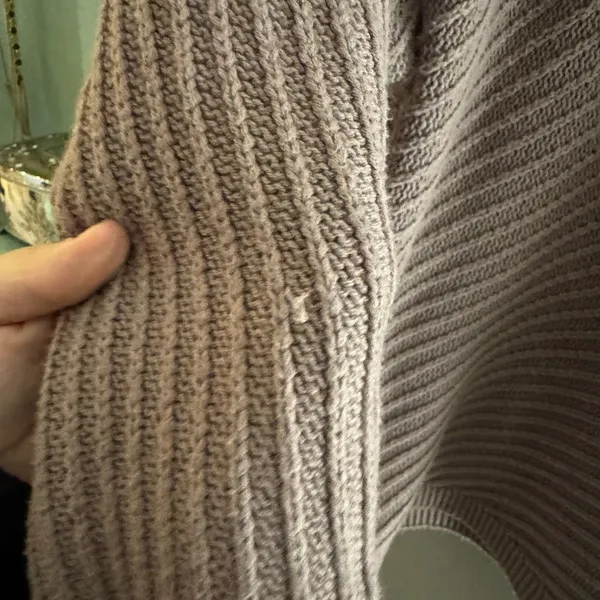 Cozy Mauve Sweater with Braided Sleeves - Image 3