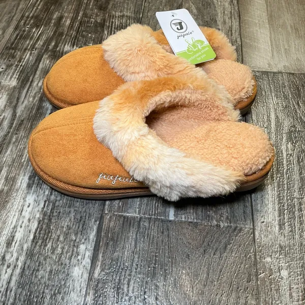 Women's Cozy Brown Fur Slippers Size 7 - Image 11