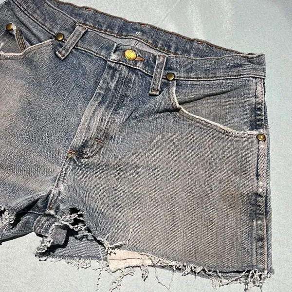 Vintage style wrangler‎ cut off denim shorts medium wash - Image 4