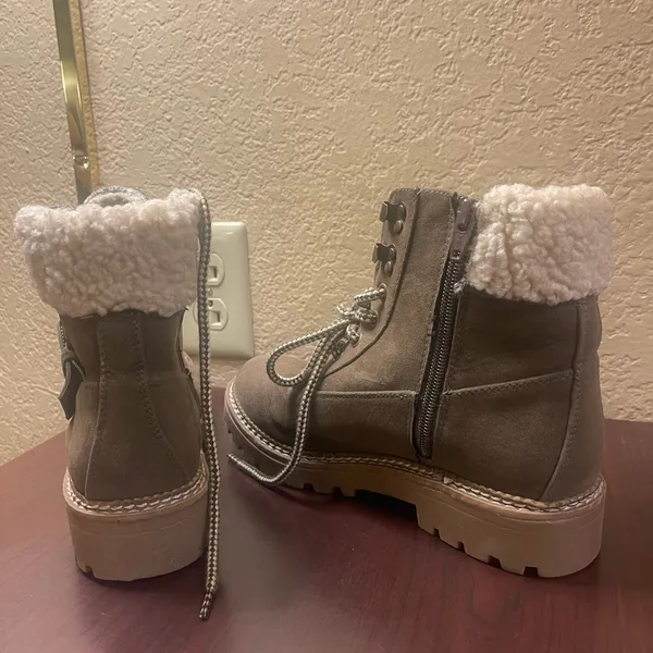 Universal Threads Brown Combat Boots with Rugged Sole - Image 3