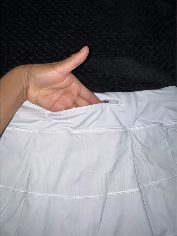 Lululemon Pace Rival Skirt II Regular Wildcats Logo Stretch White Size 6 - Image 5