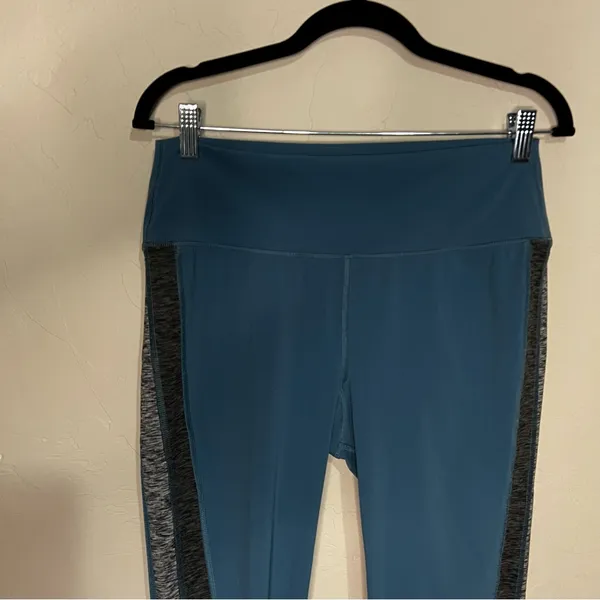 Vuori Racer Blue Gray Side Stripe High Rise Athletic‎ Leggings - Image 3
