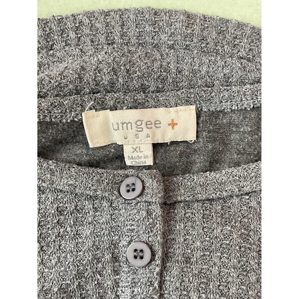 UMGEE USA Gray Waffle Knit Floral Patchwork Button Front‎ Tunic Top XL - Image 2