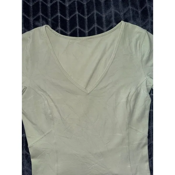 Lululemon‎ Nulu Cropped Slim Yoga Short Sleeve Green Fern V Neck Top Women 4 - Image 4