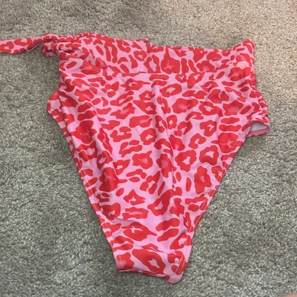 Dokotoo kiss high waisted swim bottoms size Medium hot pink kisses - Image 7