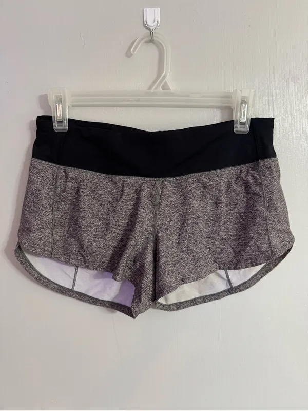 Lululemon Athletica Low-Rise Heather Gray Shorts Size 4 - Image 9