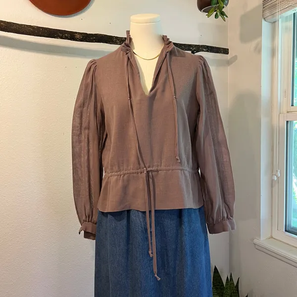 Vintage Lavender Purple Soft Lightweight Bow Tie Blouse Size Medium - Image 11