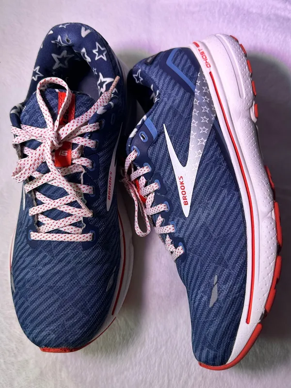 Brooks Men's Navy and Red Performance Running Shoe - Image 6