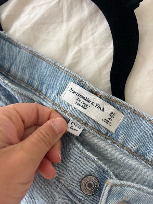 Abercrombie & Fitch The Baggy Curve Love Jeans - Image 3