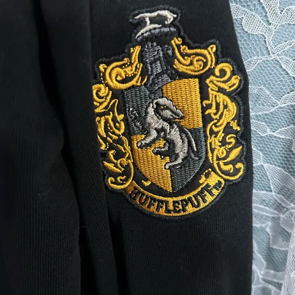 Harry Potter Hufflepuff Oversized Crewneck Lightweight Sweater - Image 5