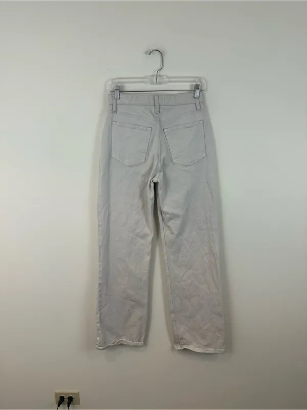 Abercrombie and Fitch The 90's Relaxed Jean in Cream Mixed Media Faux Leather 4R - Image 4