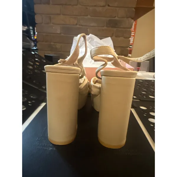 Berness Beige Platform Block Heels Size 7.5 - Image 6
