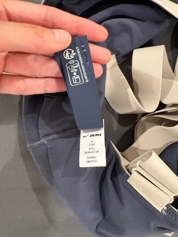 NIKE SKIMS MATTE SHINE MIX Straight Neck Bra - Image 9