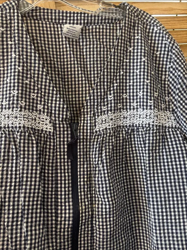 croft & barrow Navy and White Gingham Embroidered Front Robe Medium - Image 3