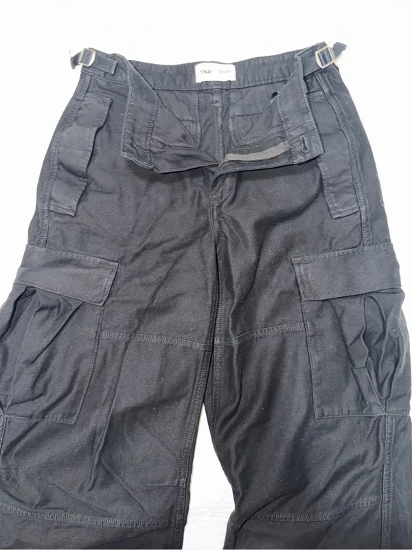 Aritzia TNA Black Straight Leg Cargo Pants - Image 2