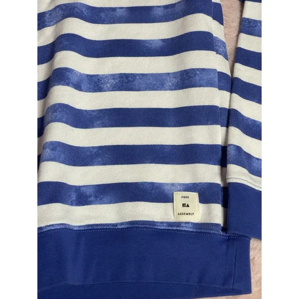 Free Assembly Small Blue Crewneck Sweatshirt Long Sleeve Casual Pullover I0217‎ - Image 3