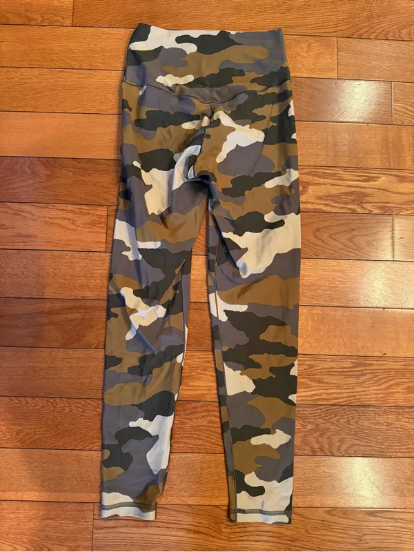 OFFLINE by Aerie Real Me High Waisted Camo Leggings - Medium (EUC) - Image 4