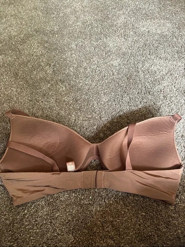 Skims Wireless Molded Cup Bra in Brown 38C - Image 2