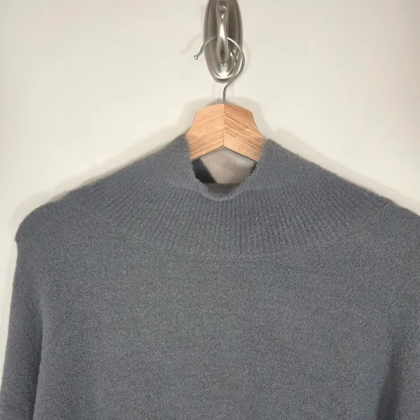 Aritzia Wilfred Free Gray Fuzzy Mock Neck Sweater M NWT Oversized Pullover - Image 4