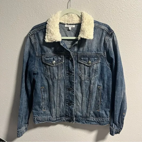Good American Shearling Collar Denim Trucker Jacket - Image 3