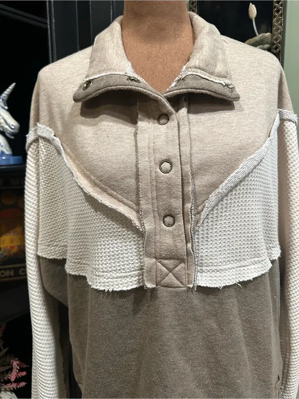 BKE Pieced Henley Pullover – Heathered Waffle Knit – Size Medium - Image 3