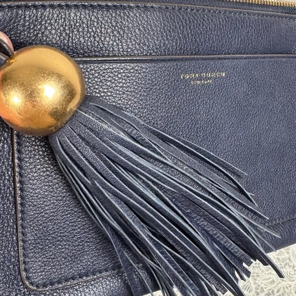 Tory Burch Thea Navy Pebbled Leather Tassel Clutch Bag Gold Hardware - Image 2