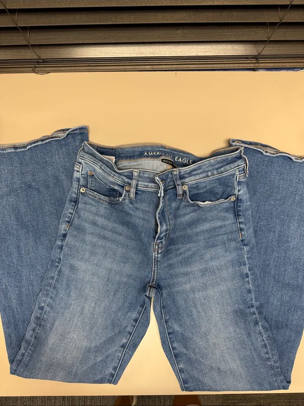 American Eagle Low Rise Flare Size 4 Short - Image 2