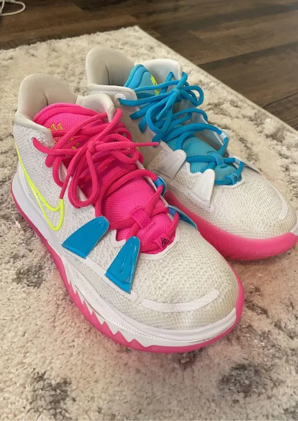 Nike Kyrie Volleyball Shoes - Image 2