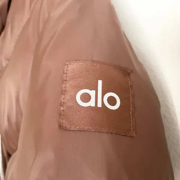Alo Yoga Cropped Atmosphere Puffer Brownstone XS - Image 4