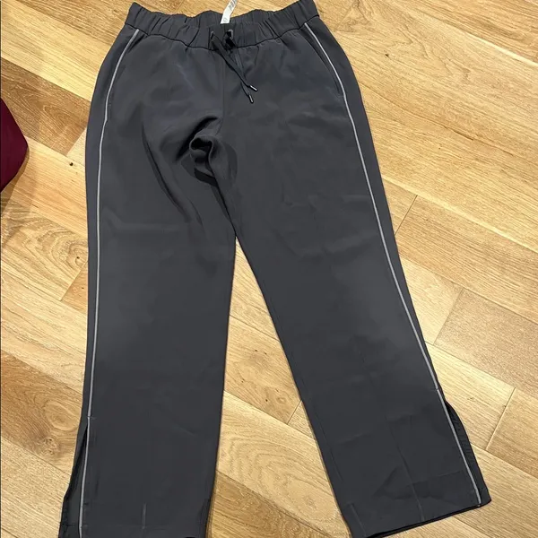 Lululemon On‎ the Right Track Pant 8 - Image 3