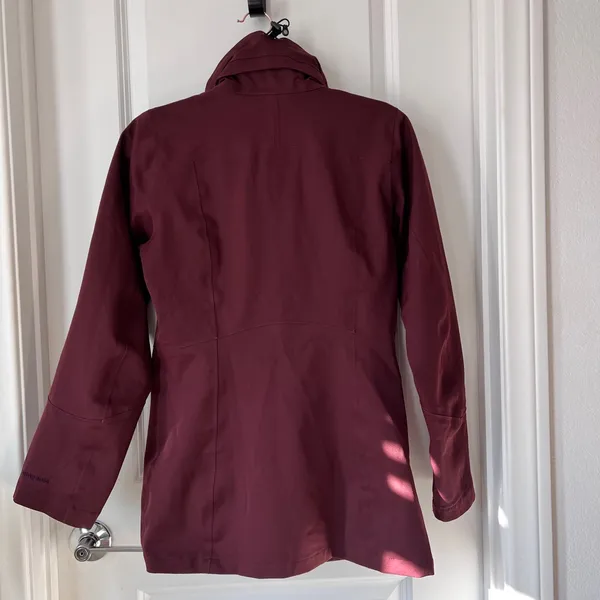 Patagonia Burgundy/Red Women’s Jacket‎ XS Fall 2012 Outdoor Coat - Image 2