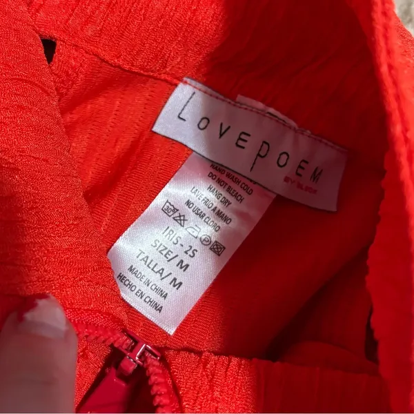 Boutique NWOT Red Sleeveless Zip Tank Top - Image 4
