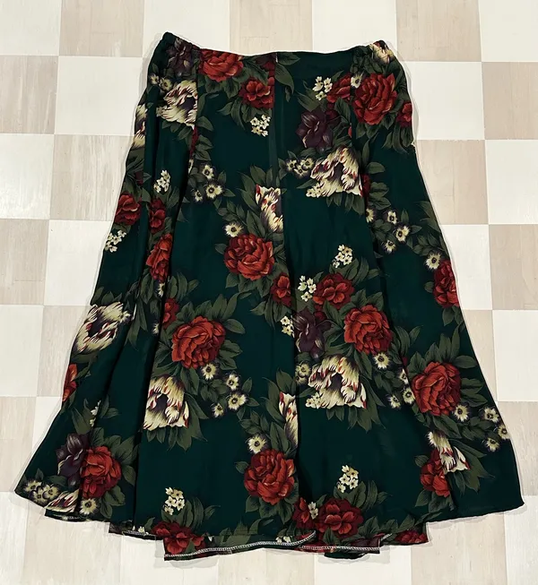 Green Red Floral Midi Cottagecore Skirt Size M - Image 3