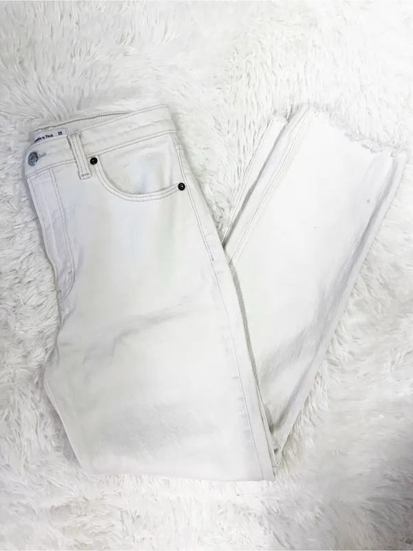 Abercrombie & Fitch 90s Straight Ultra High Rise Jeans Size 6/28 Cream - Image 5